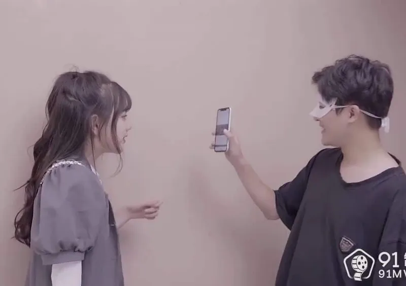 Tống eny tình khi phát hiện clip thẩm du trên điện thoại