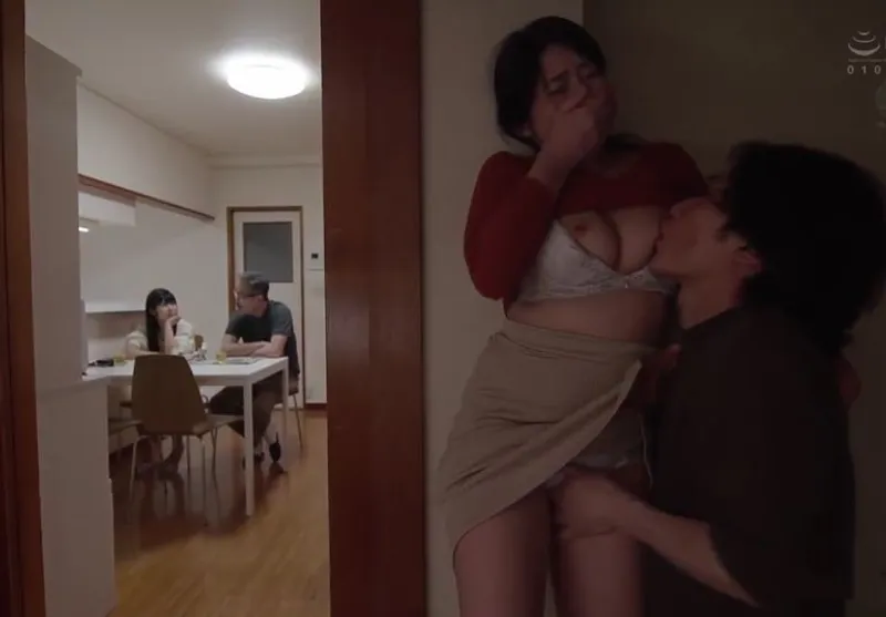 Má trộm nhìn cô vợ anh xã con gái đụ nào ngờ con rể nhìn thấy